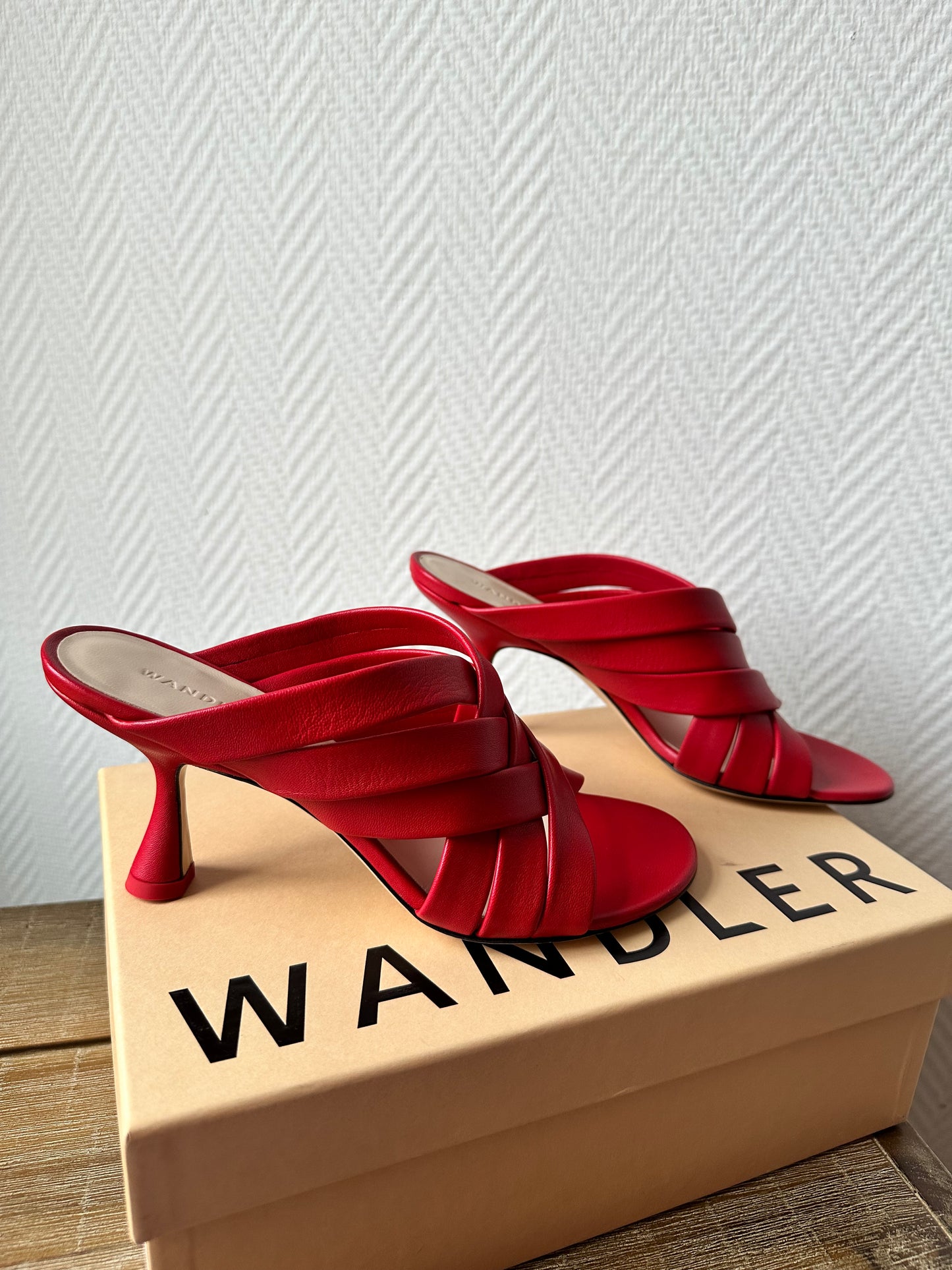 Louie mules cherry red 37