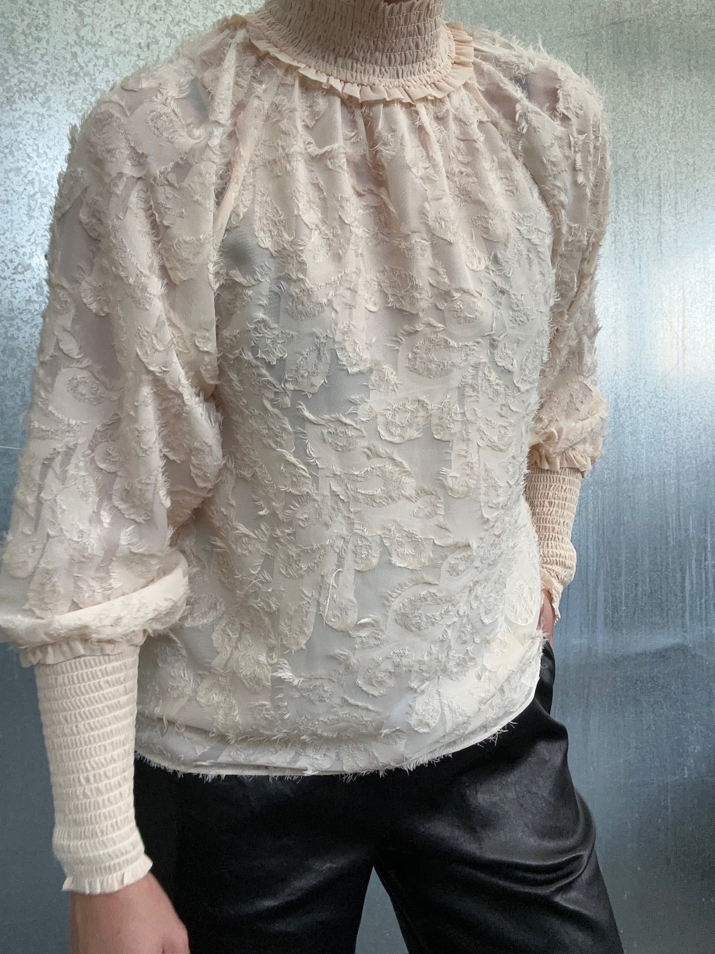 Paula creme top 34