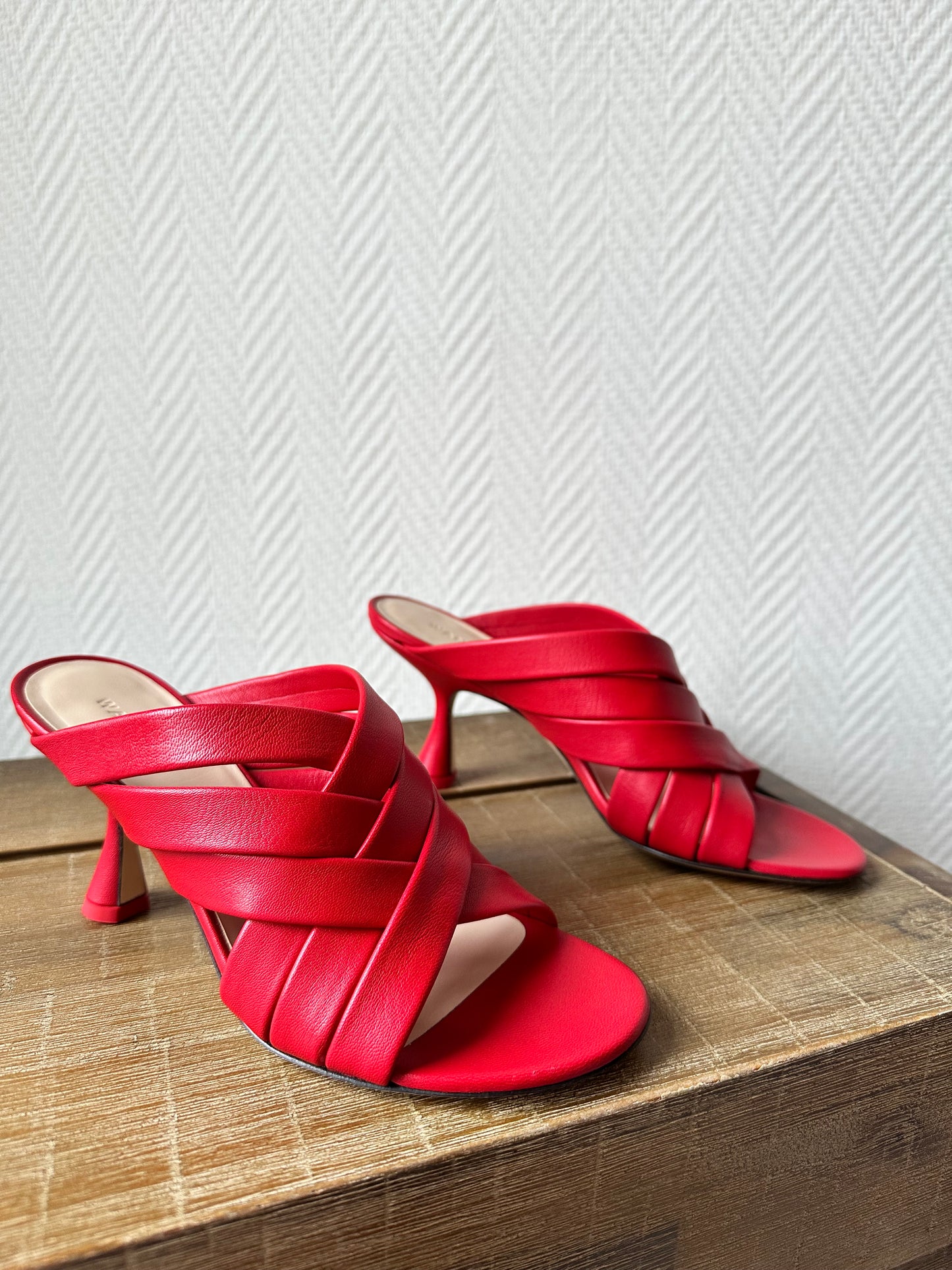 Louie mules cherry red 37