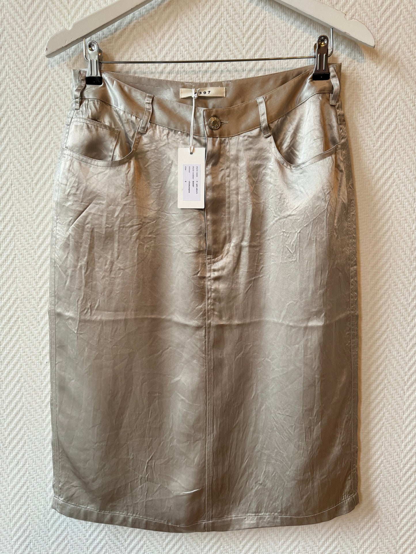 Champagne skirt (M)