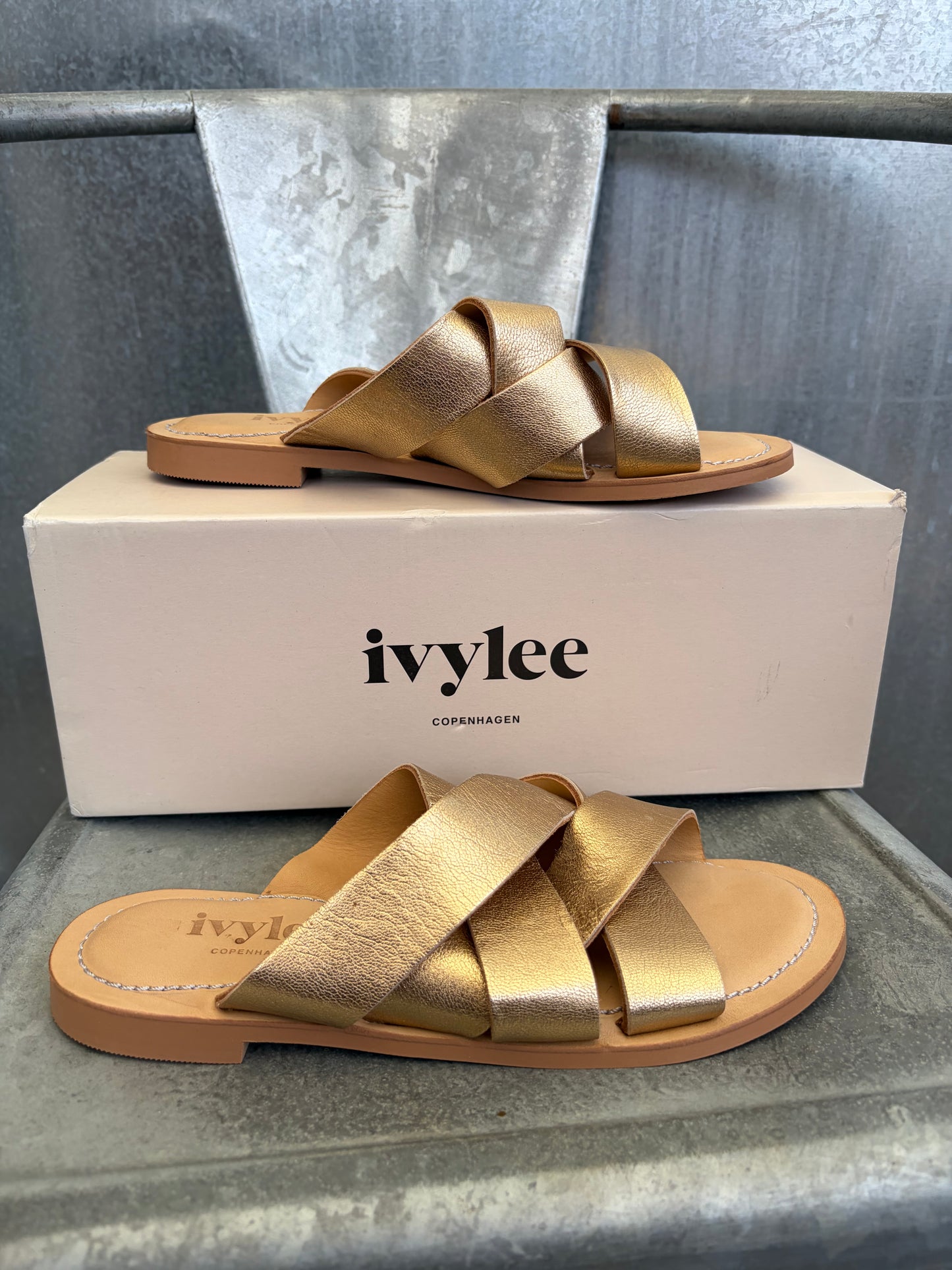 Nova metallic sandaal