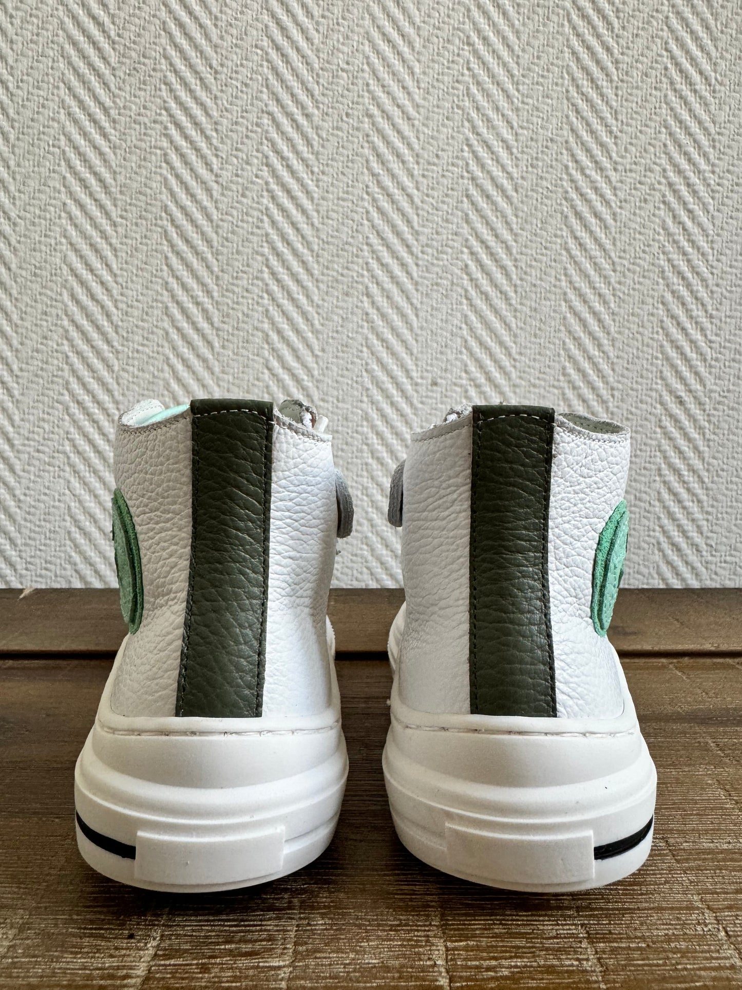 High top sneaker