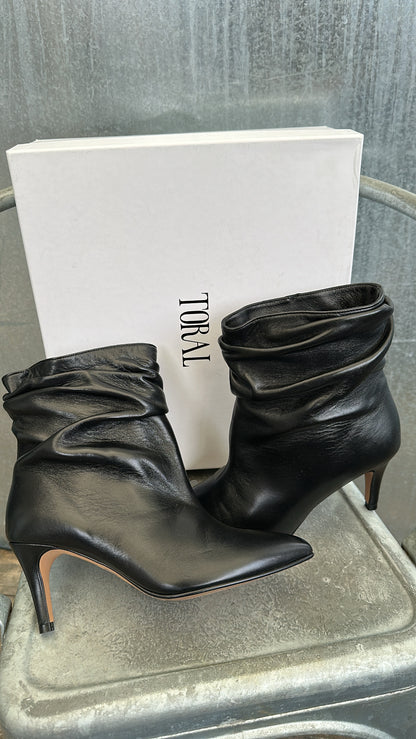 Toral boots