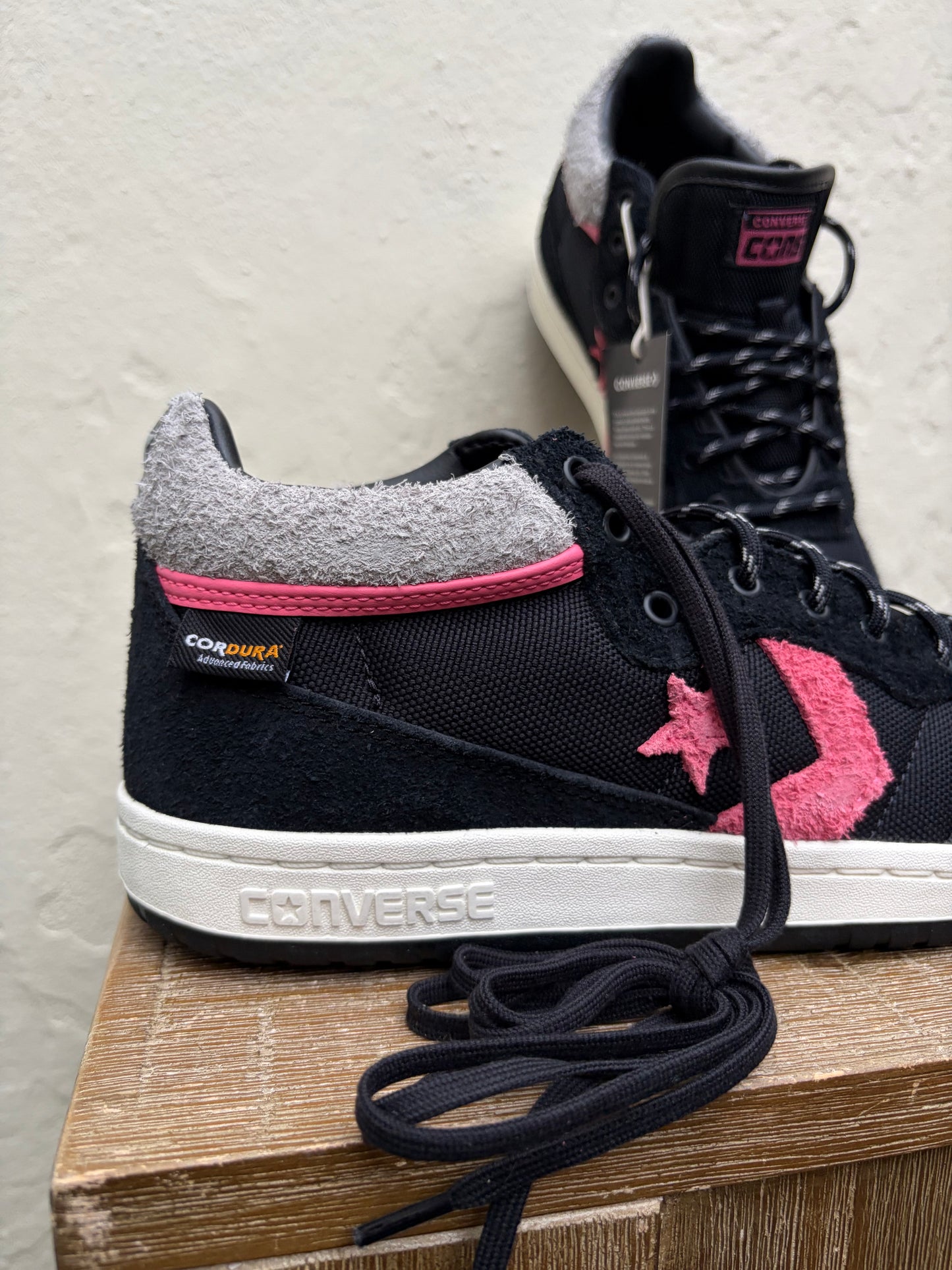 Converse sneakers leather zwart roze grijs