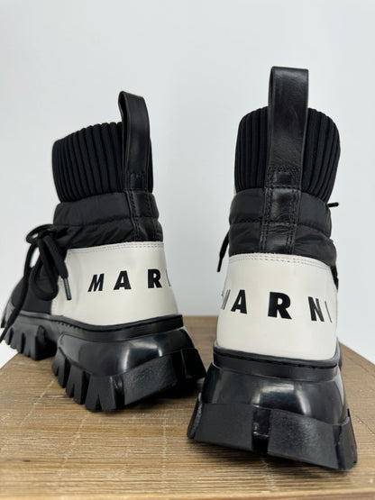 Padded sneaker