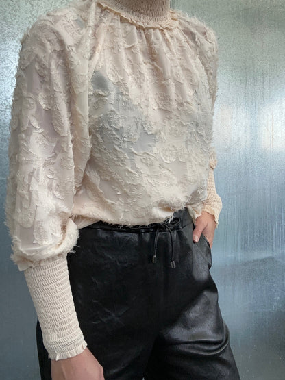 Paula creme top 34