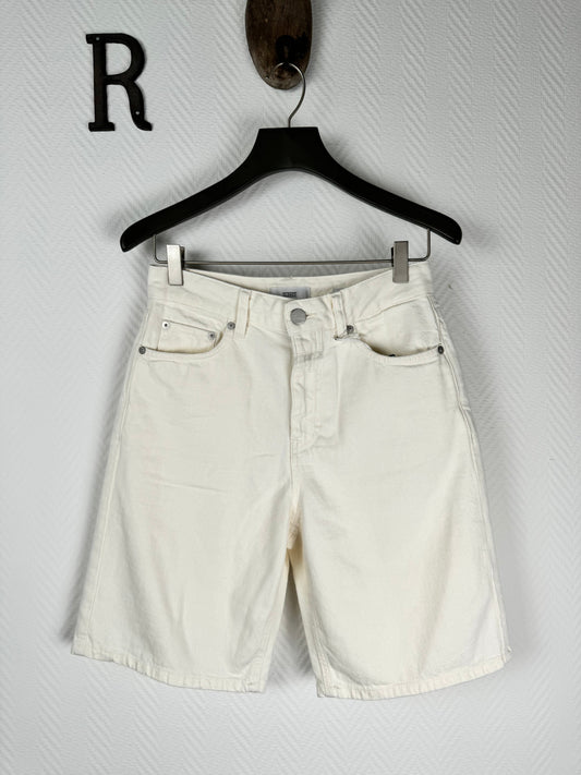 Straight legged short - 25