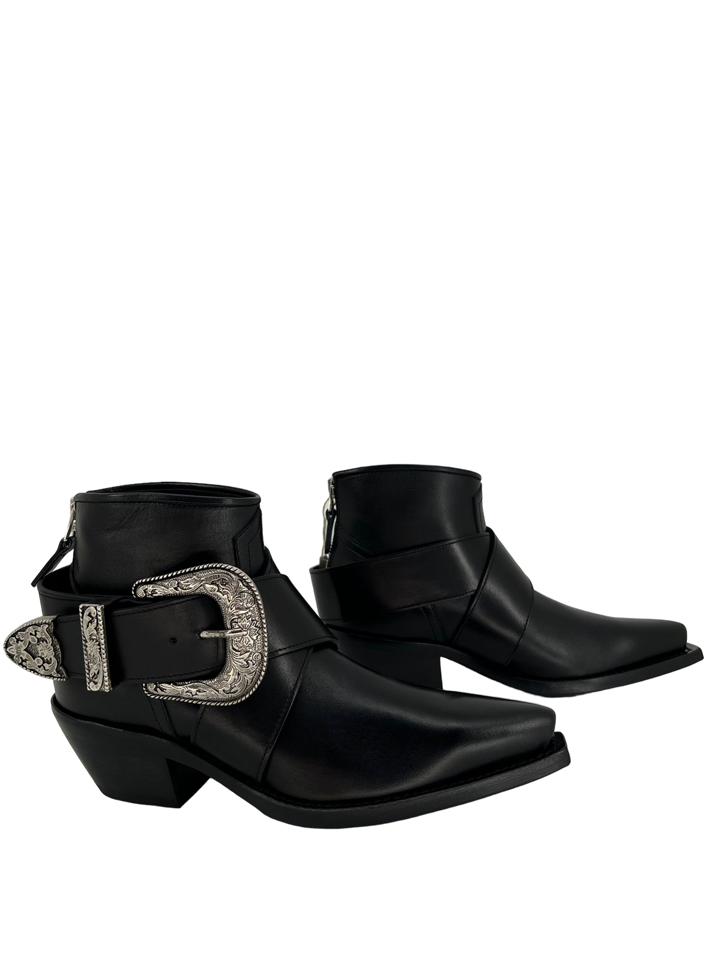 Buckled Gloss boots