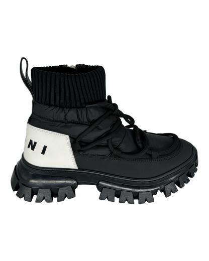 Padded sneaker