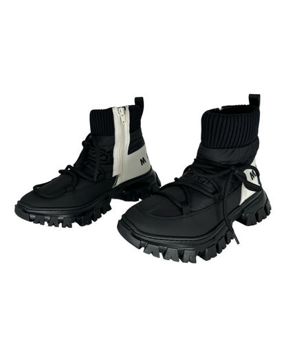 Padded sneaker